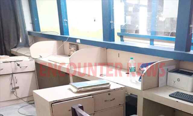 Punjab News: ट्रांसपोर्ट दफ्तर में समय पर नहीं पहुंचे अधिकारी, खाली पड़ी कुर्सियां
