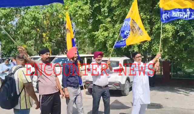 Jalandhar: छठे राउंड में Mohinder Bhagat ने बनाई लीड, AAP कार्यकर्ताओं में खुशी की लहर