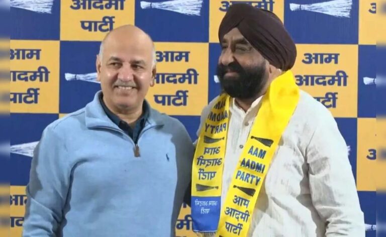 बीजेपी को लगा बड़ा झटका, दो बार के विधायक रहे ये नेता AAP में शामिल
