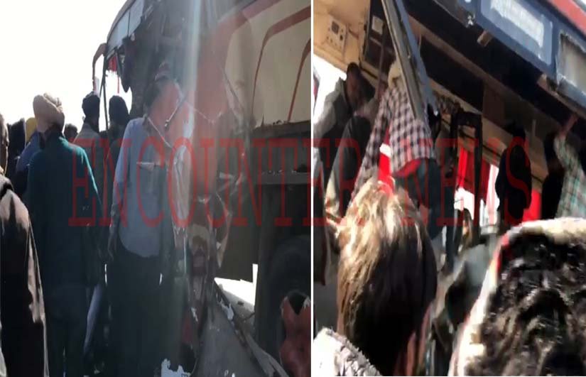 Jalandhar-Amritsar Highway पर Bus और Tractor Trolley में भीषण टक्कर, 2 की मौत, देखें वीडियो