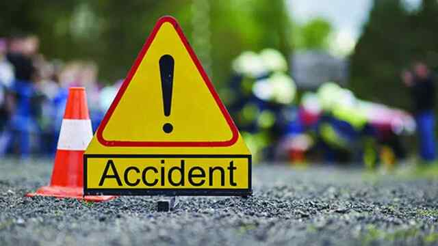 सड़क हादसा : Car और कैंटर की टक्कर, 5 की मौत