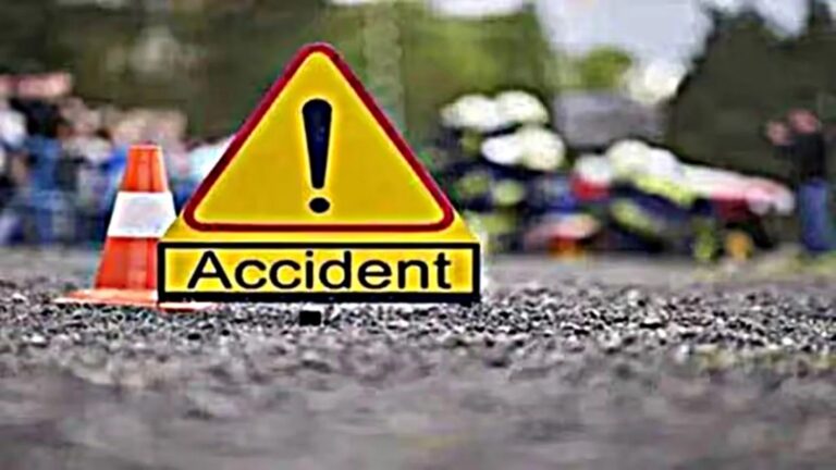 सड़क हादसे में 3 की मौत, एक गंभीर घायल