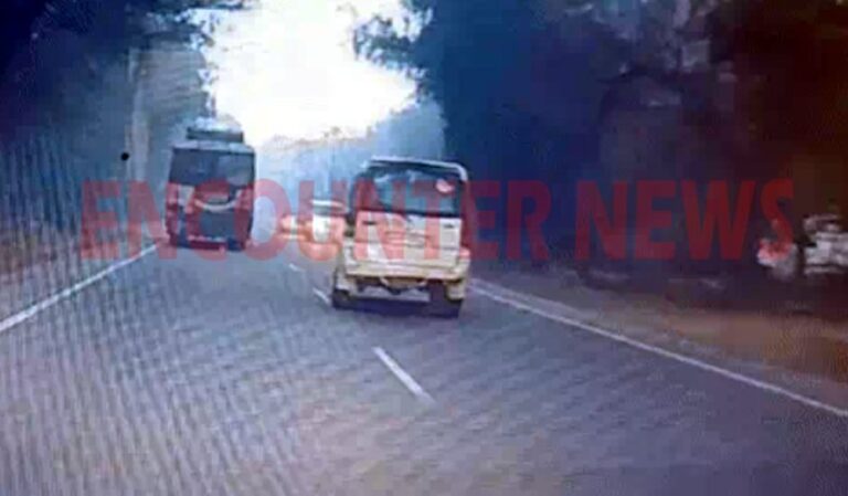 Punjab News: किसान नेता डल्लेवाल का चैकअप करने जा रहे डॉक्टरों के साथ हुआ हादसा, देखें वीडियो