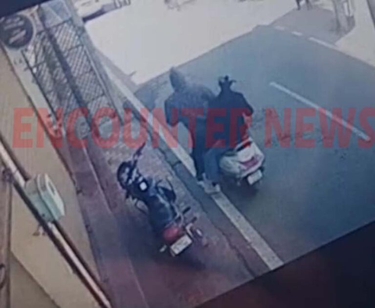 Jalandhar News: दुकान के बाहर खड़ी Activa लेकर चोर फरार