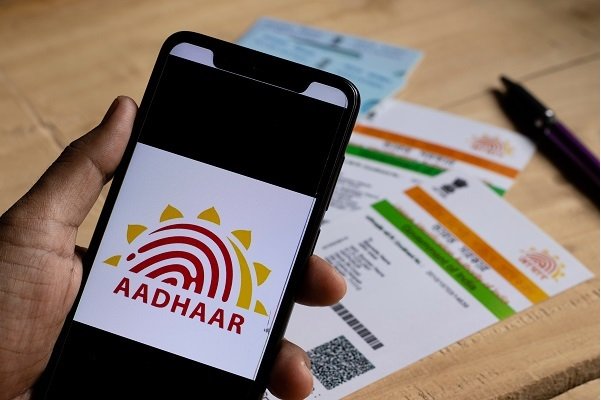 क्या आपका भी Aadhaar Card खो गया? Online बनवाएं डुप्लीकेट कार्ड, जानें Process