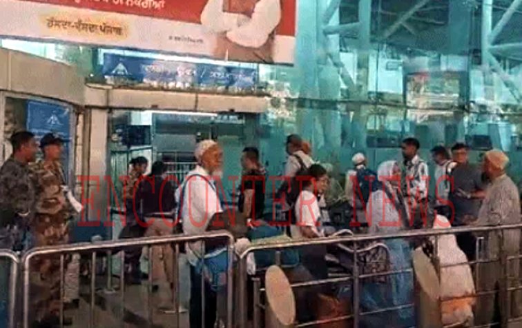 Punjab News: Airport Authority ने सिख यात्रियों के कृपाण ले जाने को लेकर आदेश किए जारी