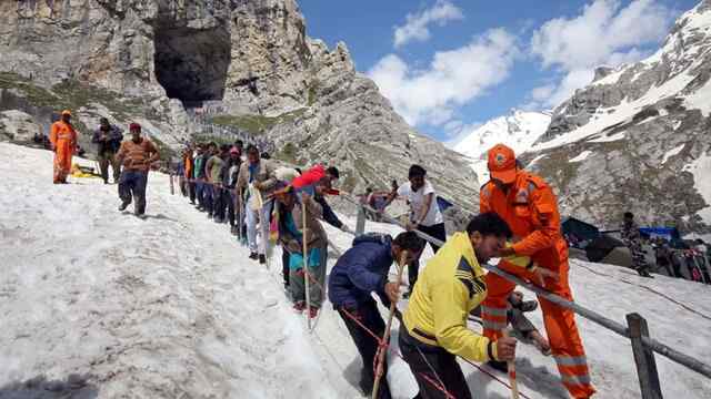 अमरनाथ यात्रा के लिए जा रही 3 बसों की भयानक टक्कर, 10 से ज्यादा लोग घायल