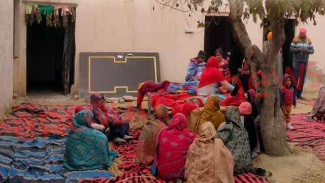 Punjab News: परिवार के लिए काल बनी अंगीठी, दंपत्ति व 2 माह के बच्चे की मौत, 1 की हालत गंभीर