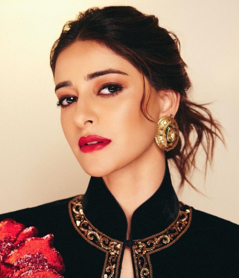Ananya Pandey ने Lakme Fashion Week में बिखेरा जलवा, रॉयल लुक में लूटी महफिल