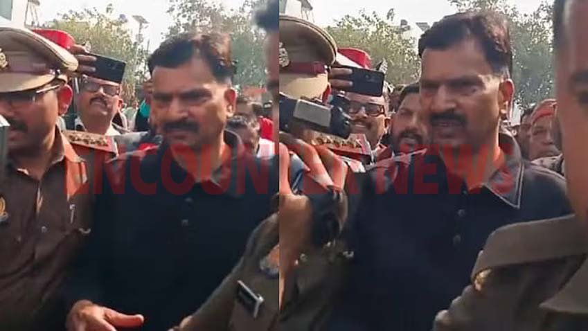 चलती Press Conference से कांग्रेस सांसद को पुलिस ने किया गिरफ्तार, देखें वीडियो