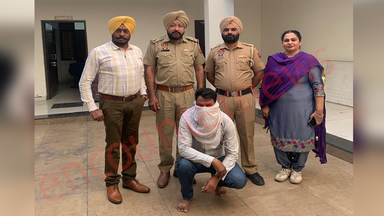 Punjab News: सीनियर जर्नलिस्ट और उसकी मां की हत्या मामले में फरार चल रहा आरोपी गिरफ्तार