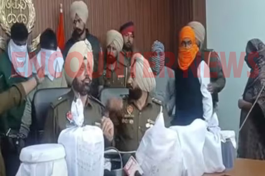Punjab News: ग्रंथी, पत्नी और भाई सहित गिरफ्तार, ढाई किलो हेरोइन और 40 हजार की नगदी बरामद, देखें वीडियो