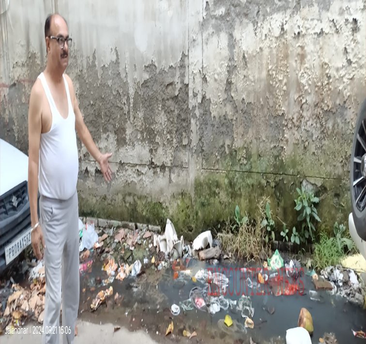 Jalandhar News: नहीं दूर हो रही सीवरेज की समस्या, इलाका निवासी हुए परेशान