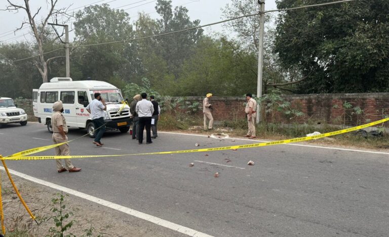 Punjab News: डकैती के आरोपी व पुलिस के बीच मुठभेड़, एक घायल, देखें वीडियो