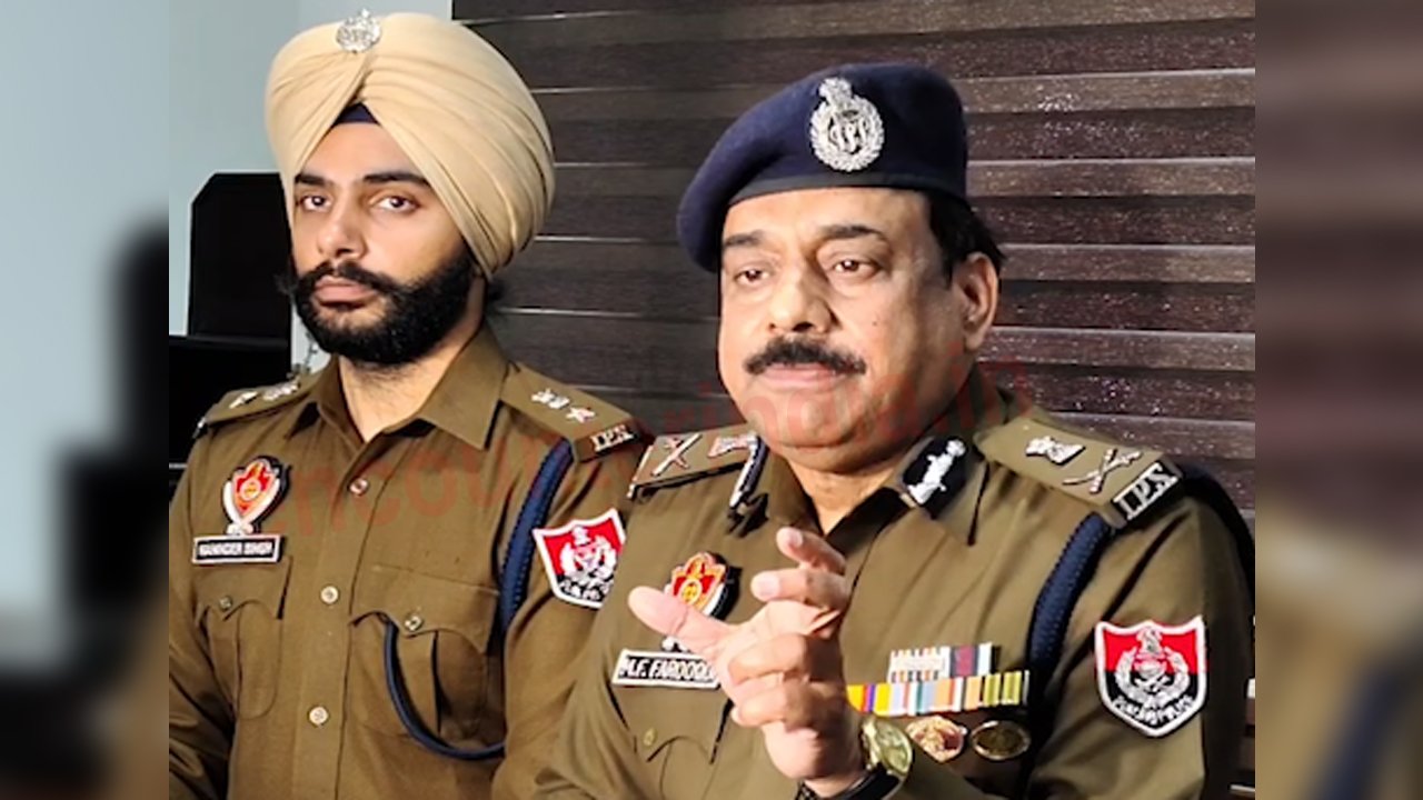 Punjab News: नशे के खिलाफ एक्शन में पुलिस, ADGP MF Farooqui का आया बयान, देखें वीडियो Punjab News: नशे के खिलाफ एक्शन में पुलिस, ADGP MF Farooqui का आया बयान, देखें वीडियो