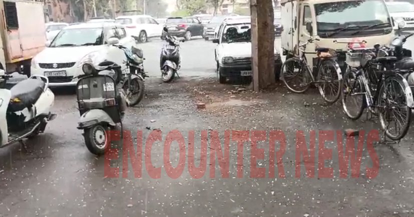 Punjab News: तेज बारिश के साथ हुई ओलावृष्टि, तापमान में आई गिरावट, देखें वीडियो