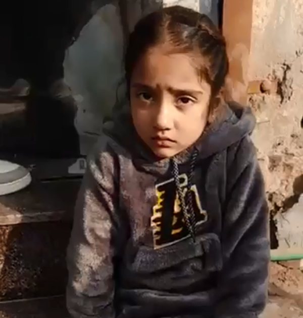 Jalandhar News : सड़क पर रोती हुई मिली बच्ची, लोगों ने आधे घंटे में परिजनों को तलाशा