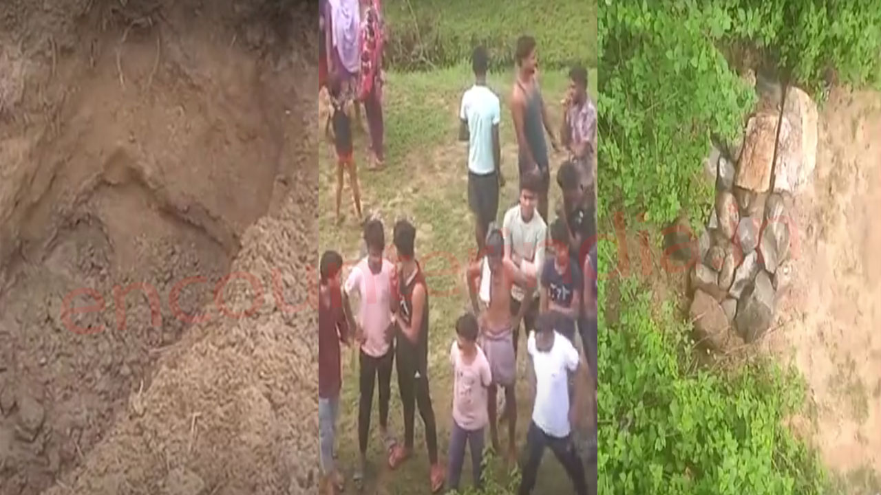जमीन में गड़ा मिला बच्चे का शव, इलाके मे फैली सनसनी