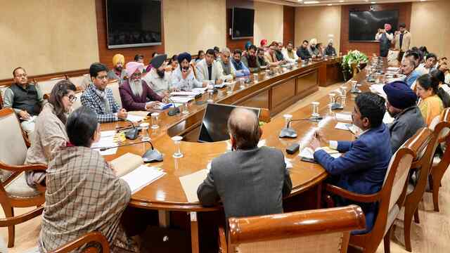कैबिनेट मंत्री डॉ. बलजीत कौर ने S.C/B.C यूनियन के साथ की अहम बैठक