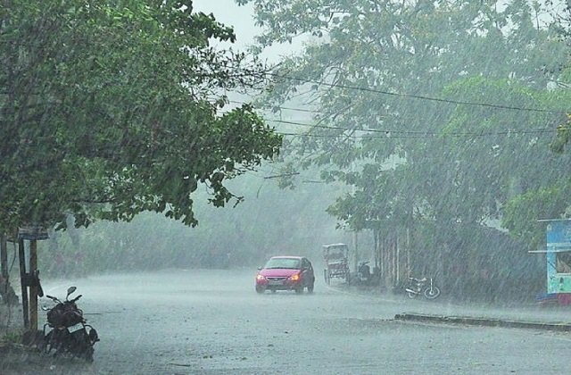 Punjab: बारिश को लेकर Yellow Alert जारी, इन जिलों में हो सकती है तेज बारिश, देखें वीडियो