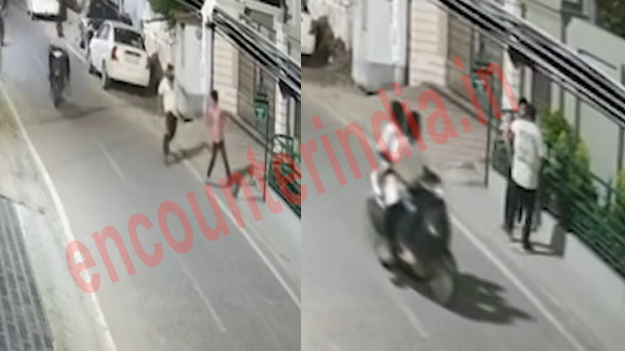 Jalandhar: Adarsh Nagar में Activa सवार लुटेरे नेपाली से नकदी लेकर फरार, देखें CCTV