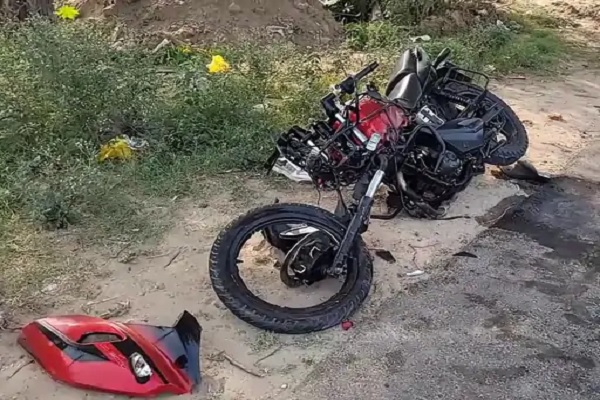 शादी से लौटते समय Bike खड़े Truck से टकराई, तीन युवकों की मौत
