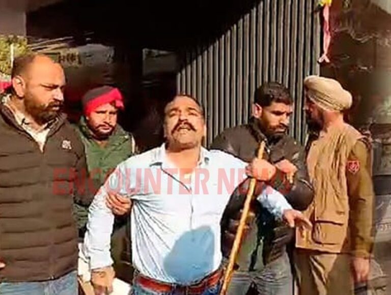 Punjab News: BJP प्रत्याशी ने खुद पर छिड़का पेट्रोल, की आग लगाने की कोशिश