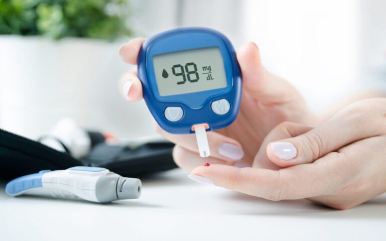 इन सब्जियों और फलों को करें अपनी डाइट में शामिल, Blood Sugar Control में रहेगा