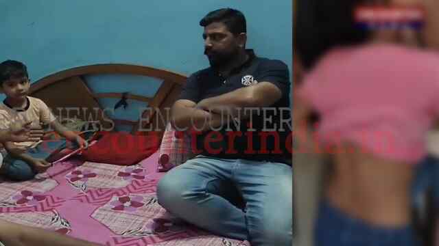 Punjab News: पहली कक्षा की बच्ची को टीचर ने पीटा, परिजनों के पूछने पर दी धमकी, देखें वीडियो