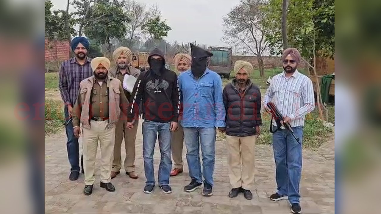 Punjab News: BMW गाड़ी में हेरोइन की सप्लाई, A कैटेगरी का गैगस्टर साथी सहित गिरफ्तार, हथियार बरामद, देखें वीडियो