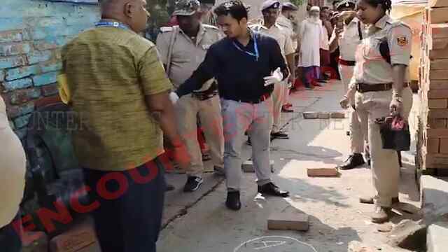 इस इलाके में हुआ बम ब्लास्ट, मैदान में खेल रहे बच्चे घायल, देखें वीडियो