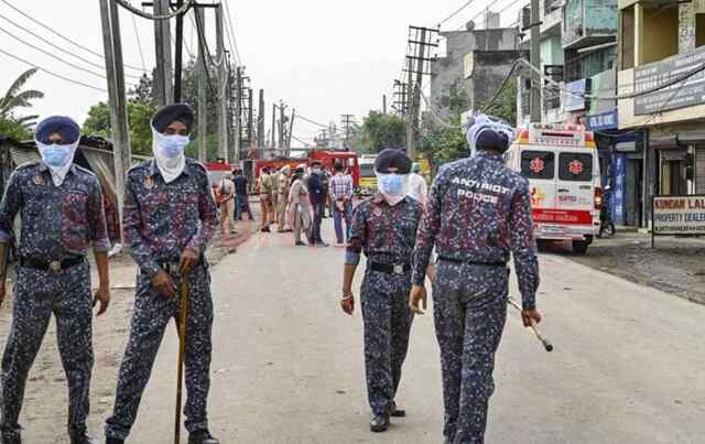 Punjab News: Factory में जहरीली गैस लीक होने से कई मजूदर बेहोश, बाप-बेटे सहित 3 की मौत, देखें वीडियो