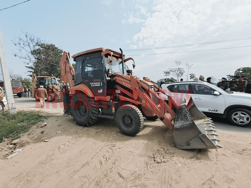 Punjab News: इस इलाके में तस्कर के घर पर चला बुलडोजर