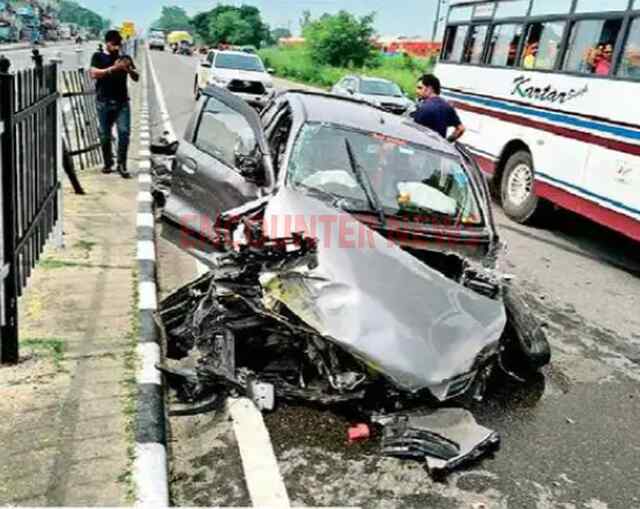 Jalandhar News: हाईवे पर बस की फेट से पलटी कार, खुले एयरबैग