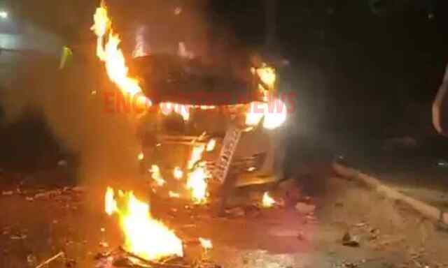 Punjab News: कार में लगी आग, जलकर हुई राख, सेना कर्मी और बच्चे सहित 4 लोग थे सवार