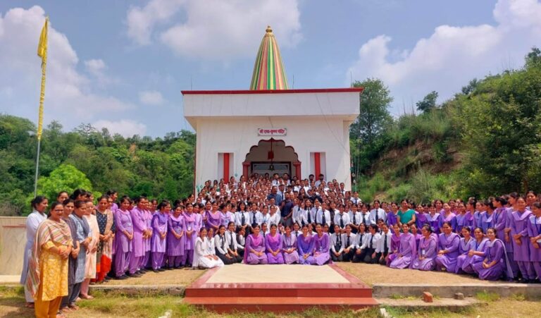 डीसी ने प्रतियोगी परीक्षाओं की तैयारी में जुटे युवाओं का किया मार्गदर्शन