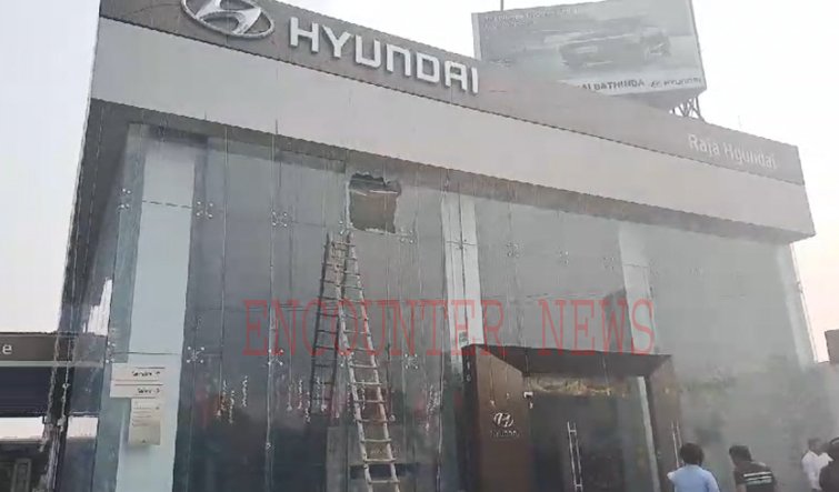 Punjab News: Hyundai Car के Showroom में लगी भीषण आग, देखें वीडियो