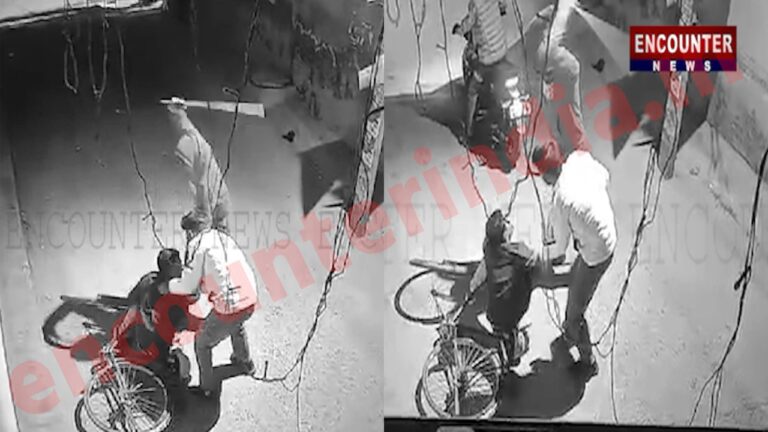 Punjab News : 4 बाइक सवार लूटेरो ने डंडो से पिट कर छीना मोबाइल , देखे CCTV