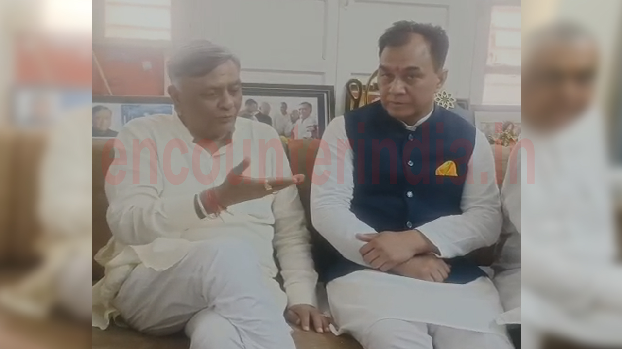 Jalandhar News: Grenade Attack मामले में MP चब्बेवाल मनोरंजन कालिया के घर पहुंचे, देखें वीडियो