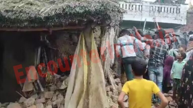 छत गिरने से एक ही परिवार के 6 लोग दबे, 2 की मौत
