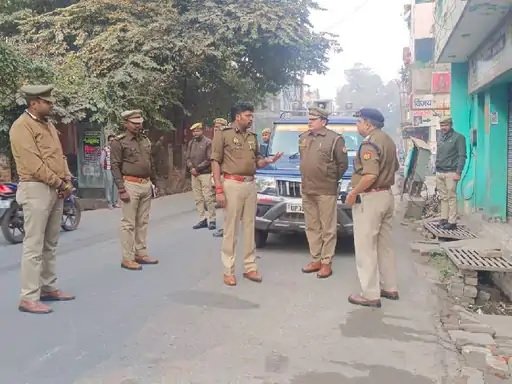घर लौटते समय कारोबारी पिता-पुत्र को बदमाशों ने मारी गोली