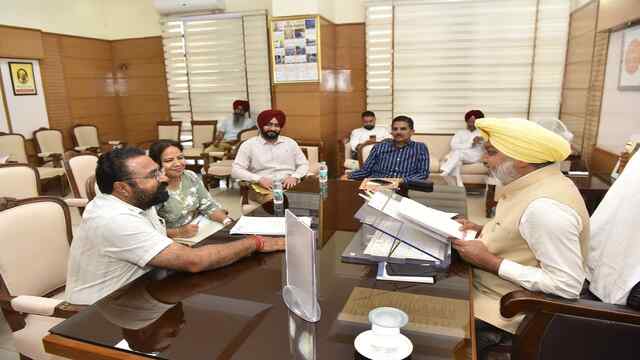 कर्मचारी हितों की रक्षा के लिए सरकार प्रतिबद्ध: Harpal Singh Cheema