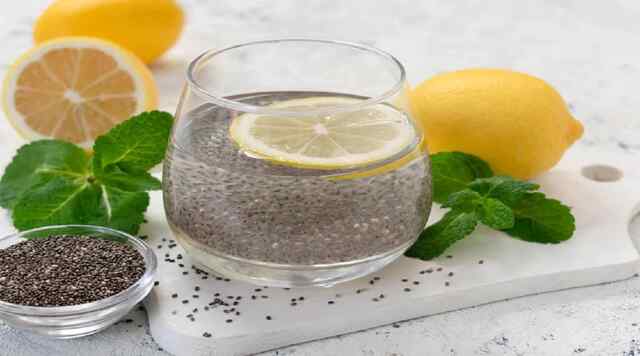 Health Tips: रोजाना नींबू पानी में एक चम्मच चिया सीड्स डालकर पीने से क्या होता है, जानें एक्सपर्ट की राय