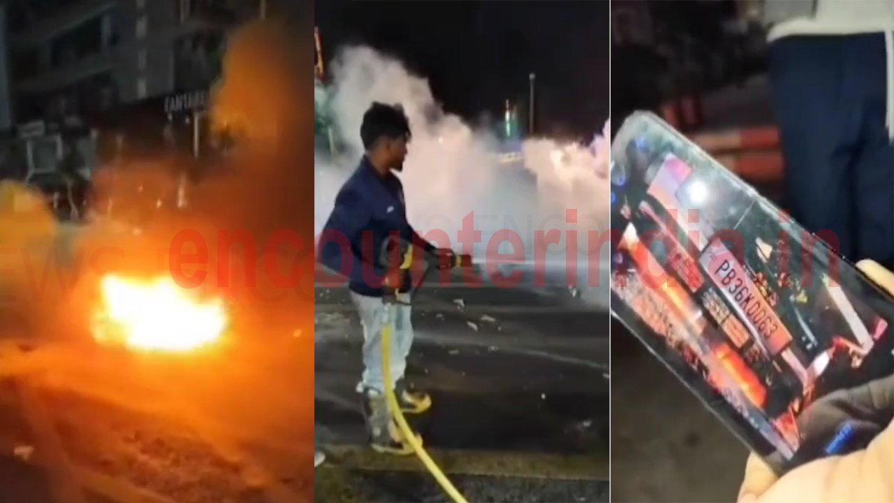 Jalandhar News: तेज रफ्तार कार का कहर, भीषण टक्कर में बाइक को लगी आग, देखें वीडियो Jalandhar News: तेज रफ्तार कार का कहर, भीषण टक्कर में बाइक को लगी आग, देखें वीडियो