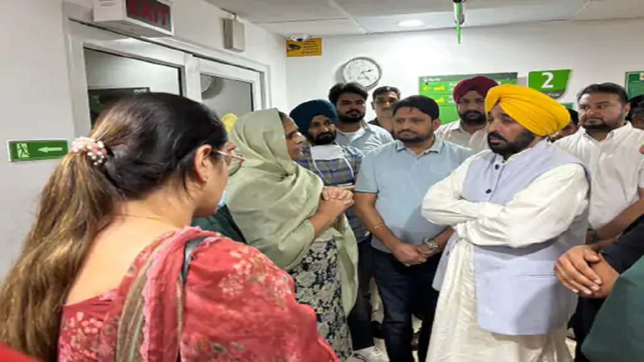 Punjab News: फोर्टिस अस्पताल पहुंचे सीएम मान, राजवीर जवंदा की सेहत बारे ली अपडेट, देखें वीडियो