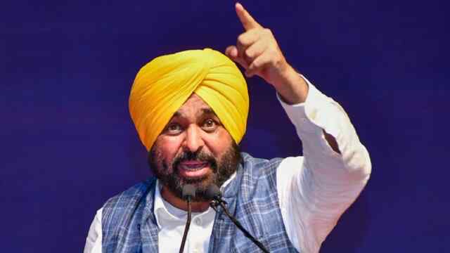 मुख्यमंत्री भगवंत सिंह मान ने शिक्षा विभाग के 606 उम्मीदवारों को नियुक्ति पत्र सौंपे
