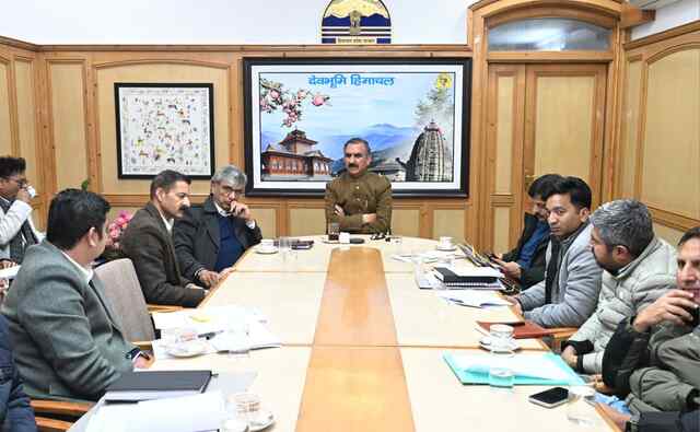 मुख्यमंत्री ने ऊर्जा क्षेत्र की परियोजनाओं की समीक्षा की