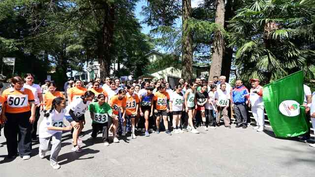 अंतरराष्ट्रीय ओलंपिक दिवस पर मुख्यमंत्री ने ओलंपिक मैराथन को दिखाई हरी झंडी