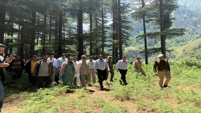 हिमाचल के सबसे दुर्गम क्षेत्र बड़ा भंगाल में मसीहा बनकर पहुंचे CM Sukhu