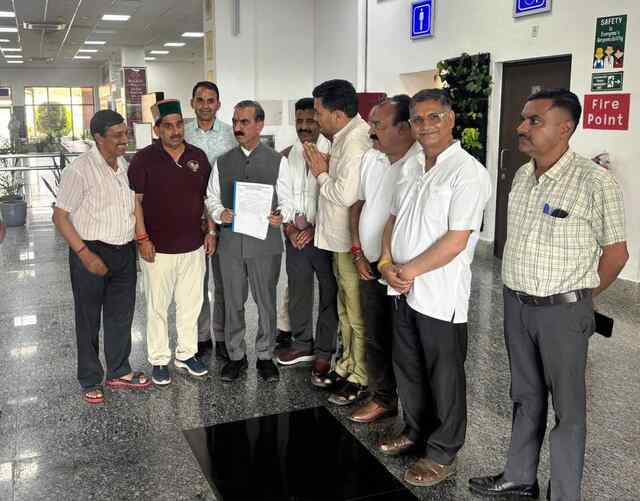 मुख्यमंत्री से Taxi एवं Truck Operators के प्रतिनिधिमंडल ने भेंट की